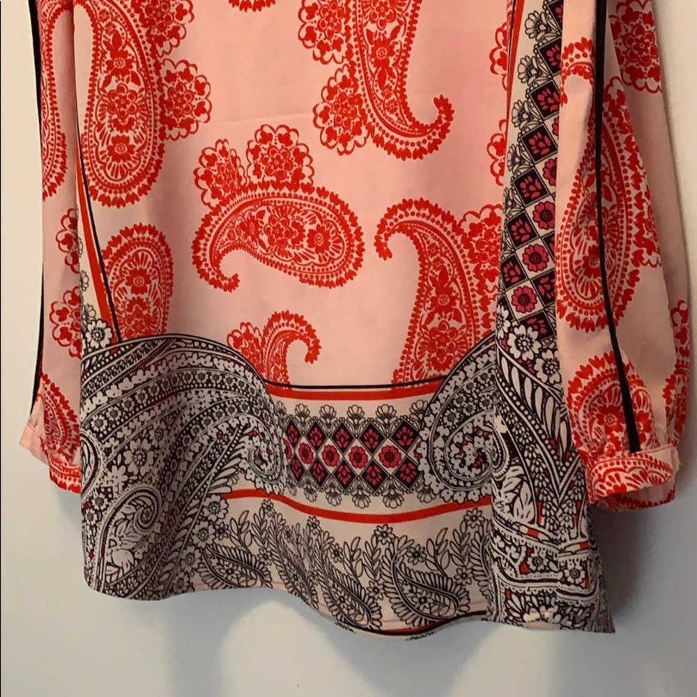 New York and Company Cold Shoulder Top Small NWT - Picture 4 of 8